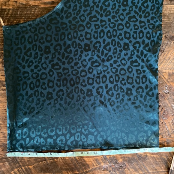 Entro Women's Leopard One Shoulder Top - Picture 8 of 16